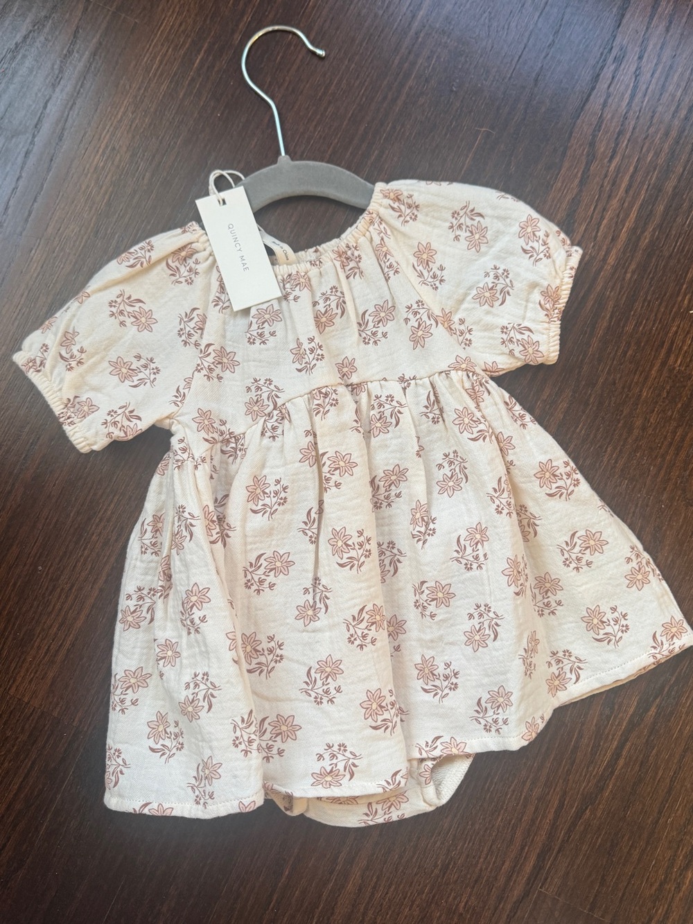 Quincy Mae NWT Organic Floral Puff-Sleeve Baby Dress in Cream and Dusty Rose